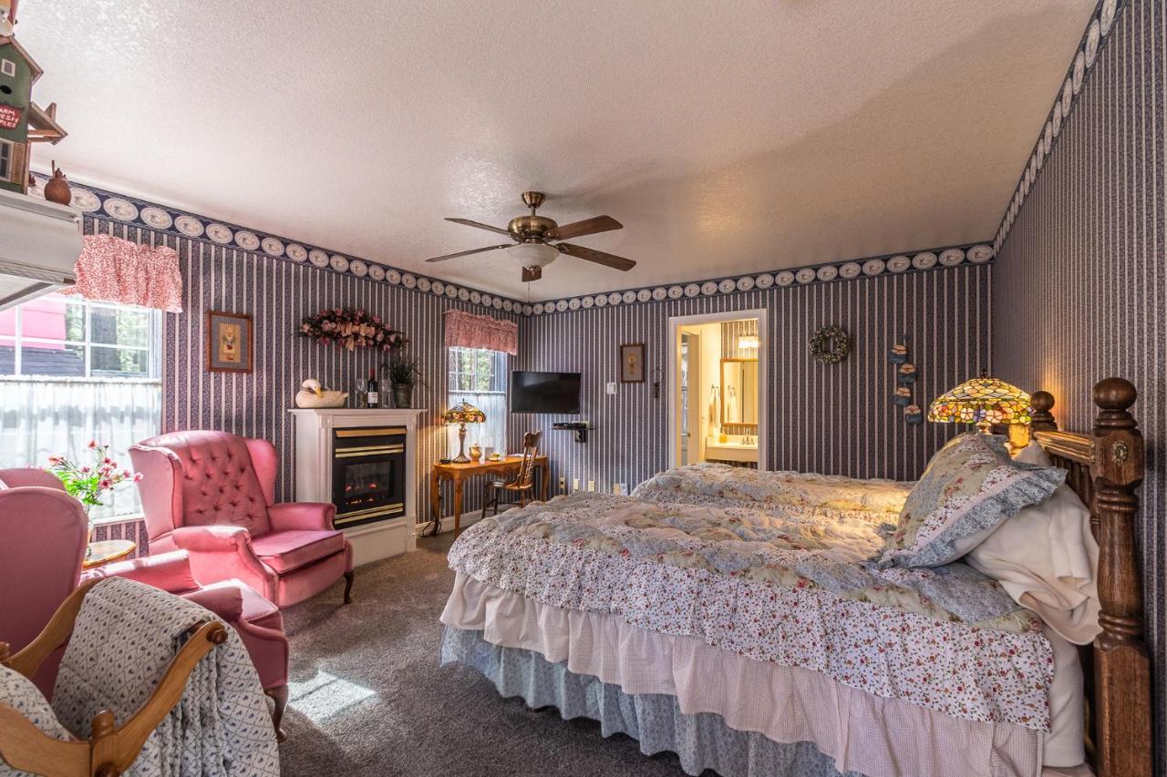 Apples Bed And Breakfast Inn บิ๊กแบร์เลค ภายนอก รูปภาพ