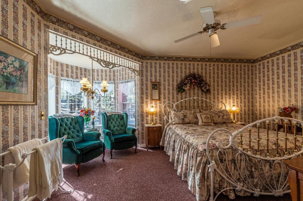 Apples Bed And Breakfast Inn บิ๊กแบร์เลค ภายนอก รูปภาพ