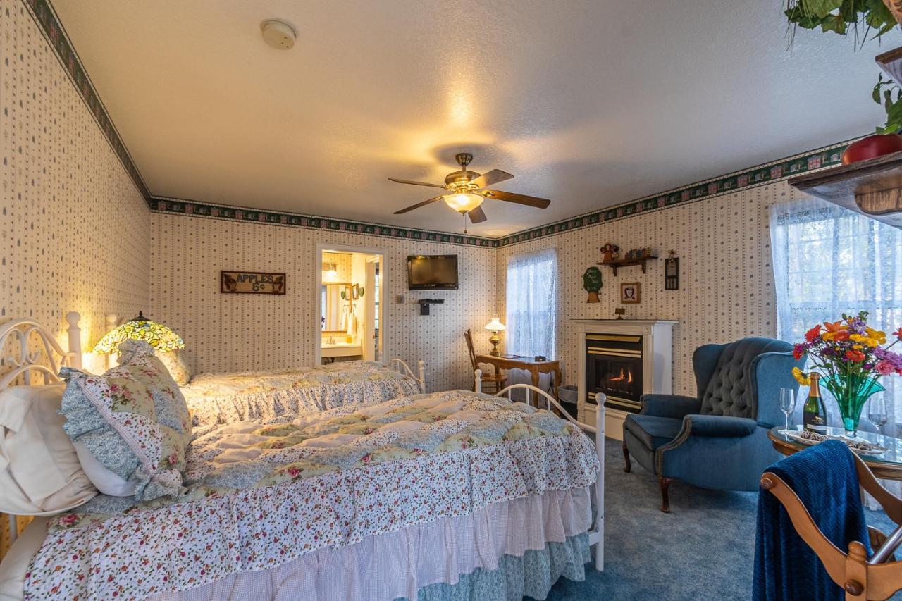 Apples Bed And Breakfast Inn บิ๊กแบร์เลค ภายนอก รูปภาพ