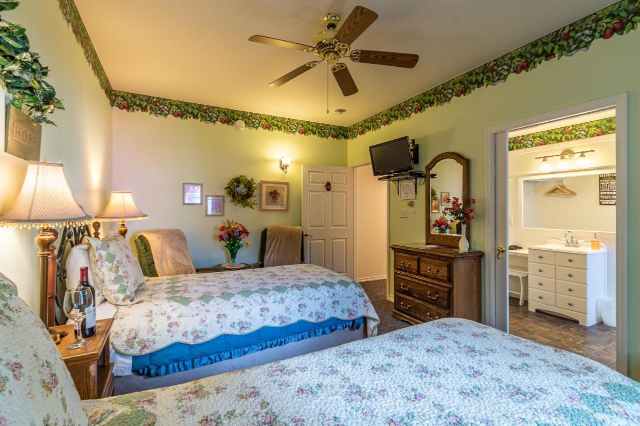 Apples Bed And Breakfast Inn บิ๊กแบร์เลค ภายนอก รูปภาพ