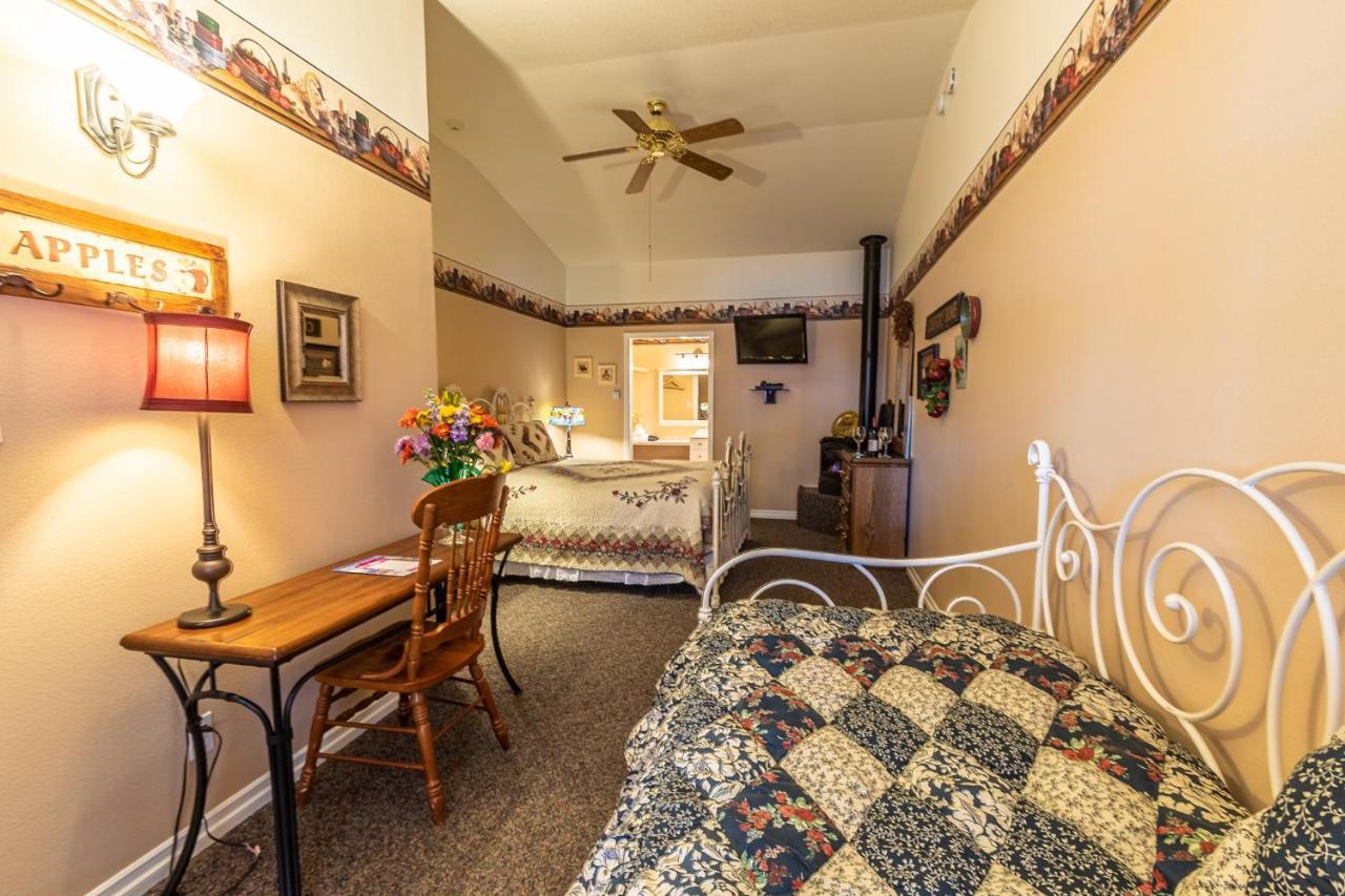 Apples Bed And Breakfast Inn บิ๊กแบร์เลค ภายนอก รูปภาพ